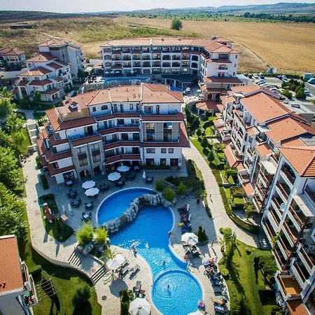 In Pomorie Mit Garten Und Gemeinsamem Pool Apartmán